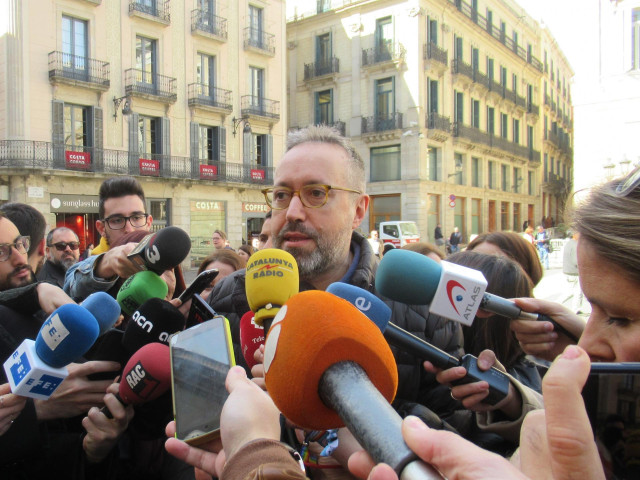 28A.- Cs Lleva A Torra A La JEC Por No Retirar Los Lazos Amarillos Y Estudia Den
