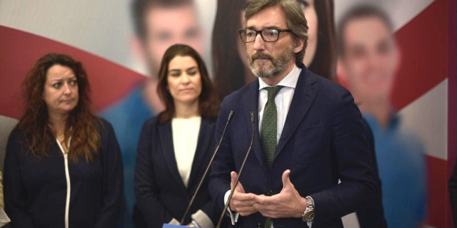 Oyarzábal (PP) llama a 
