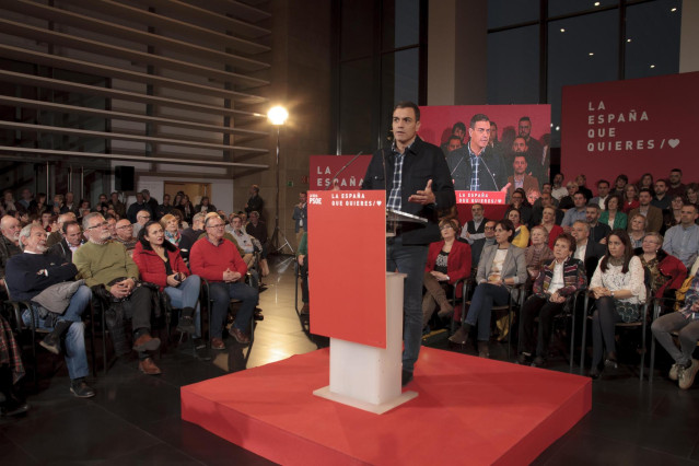 Pedro Sánchez en un acto público de Logroño