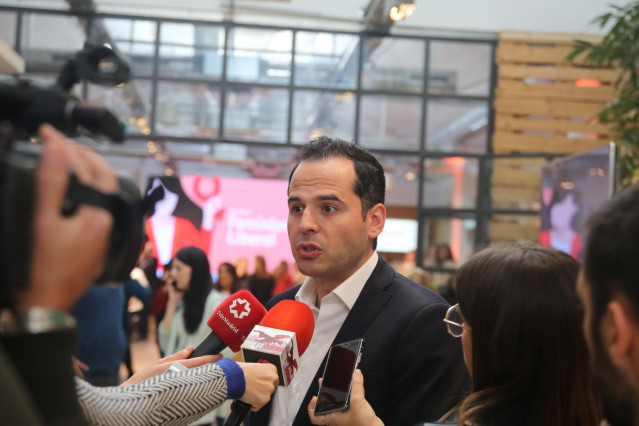 Aguado cree que Cifuentes ha perdido la oportunidad de pedir perdón por la image