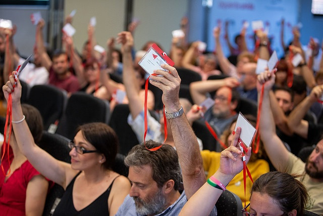 Las bases de IU Madrid decidirán entre la oferta de Podemos o continuar con Anti