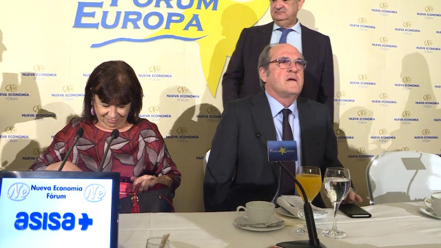 Presentación del candidato del PSOE a la Comuniodad de Madrid en un desayuno inf
