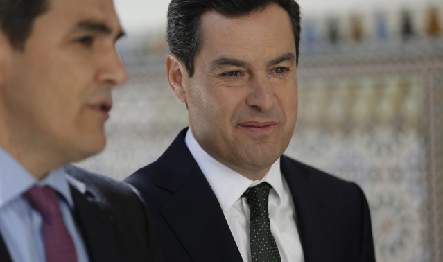 Moreno cifra en 32.000 los migrantes en situación irregular en Andalucía y Vox p
