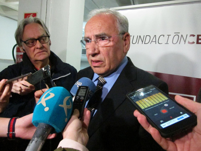 28A.- Alfonso Guerra ve 