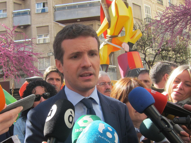 Casado insta Sánchez a aplicar el 155 després de la negativa de Torra a retirar