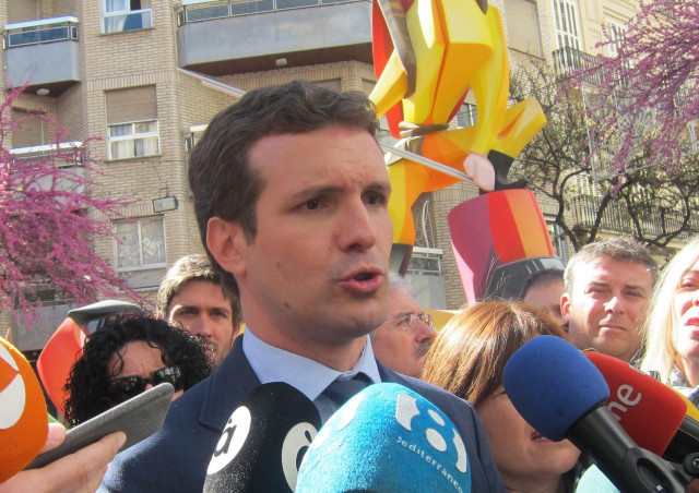 VÍDEO: Casado acusa a Torra jugar a 