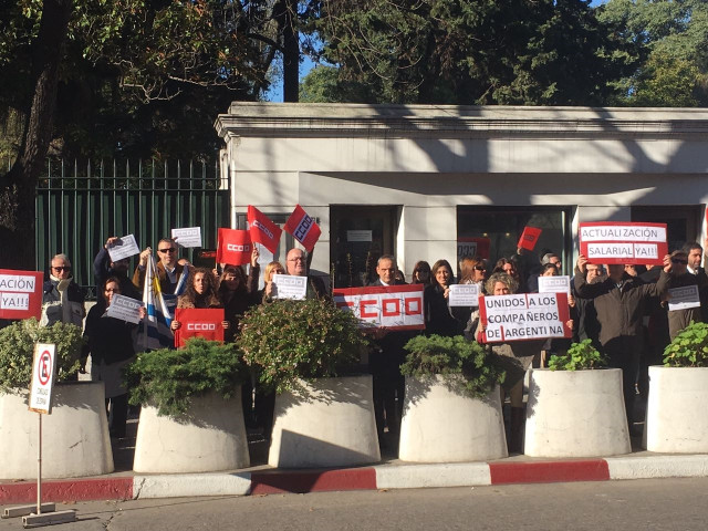 CSIF amenaza con huelga en embajadas y consulados en vísperas del 28-A tras una