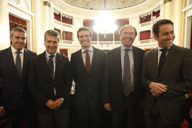 El presidente del PP, Pablo Casado, preside la reunión del Grupo Popular en el S