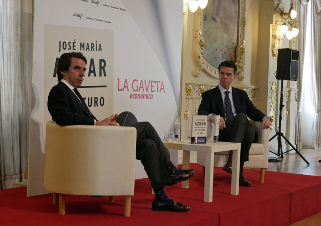 Aznar avisa que España está haciendo 