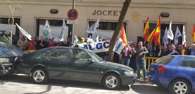 Los guardias civiles llevan a Interior su protesta por la 