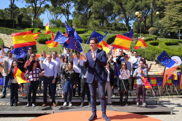 Encuentro Ciudadano en Zaragoza (Aragón) con el presidente de Ciudadanos, Albert