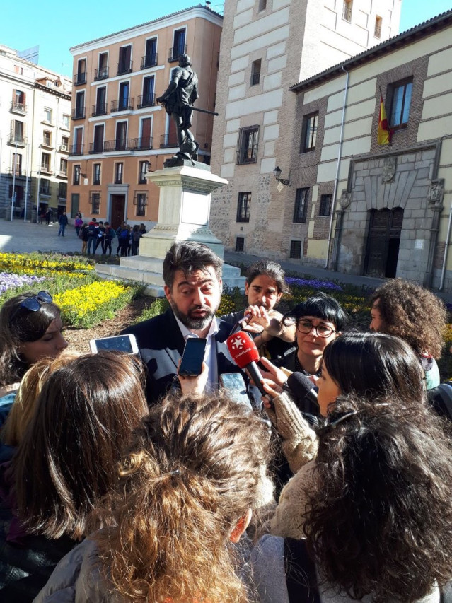 IU Madrid registra una querella criminal contra Villacís per activitats prohibid