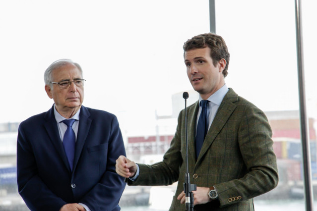 Pablo casado Visita el Puerto de Melilla.