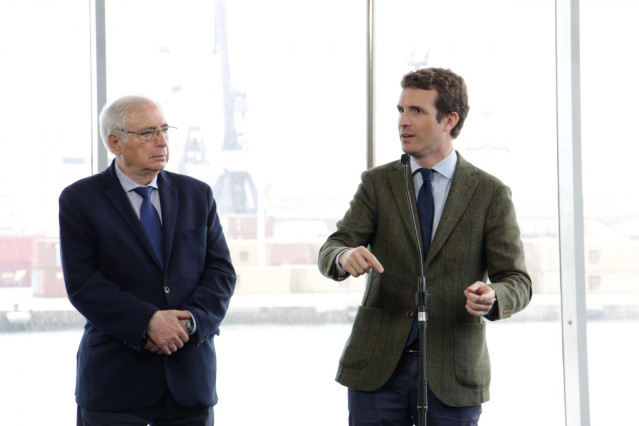 Pablo casado Visita el Puerto de Melilla.