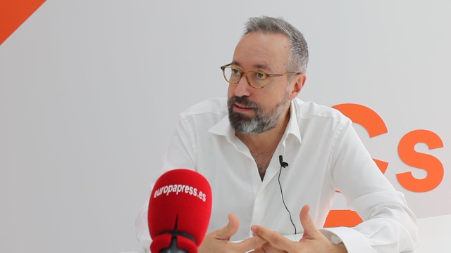 28A.- Girauta Reivindica Su Proyecto 