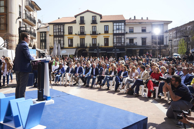 Acto de clausura de un encuentro con candidatos del PP de la Comarca del Besaya