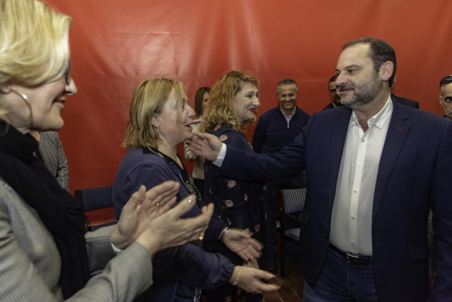 28A.- Ábalos Advierte Al PP Que Le Quedan 