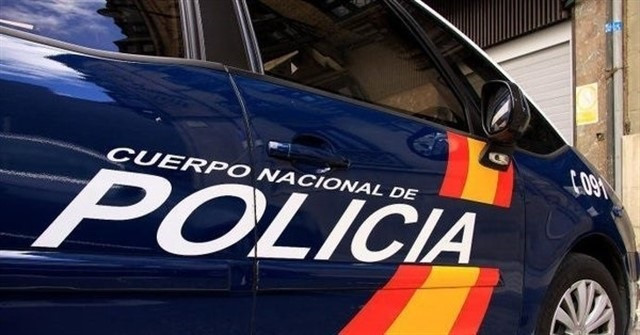 Sucesos.- Detienen a un hombre con problemas psíquicos por apuñalar a una mujer