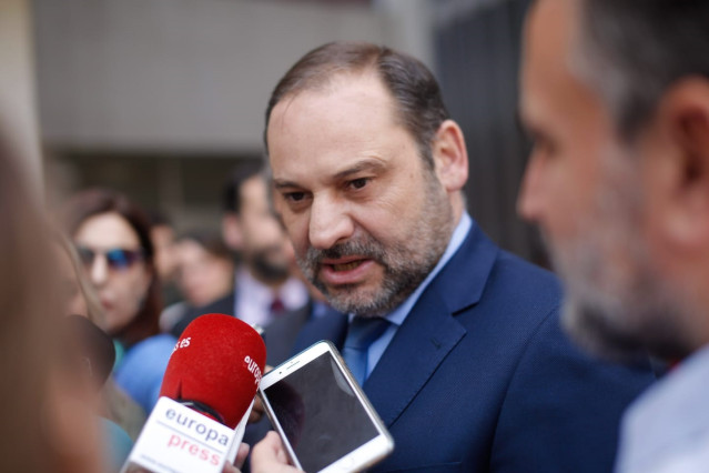 Ábalos afirma que a Cs 