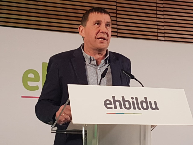 EH Bildu y ERC van encarase contra'l 