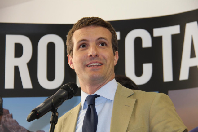 Pablo Casado responde al Papa que en España 