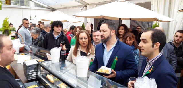 28A.- Vox Diseña Una Campaña Basada En Contacto Directo Y Redes Sociales, Con Lo