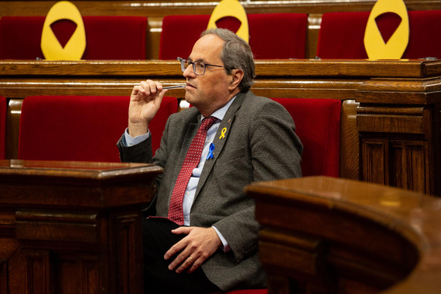 El Parlament pide a Torra convocar elecciones o sometese a una cuestión de confi
