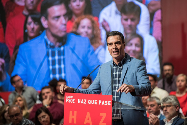 Pedro Sánchez participa en un acto en Cáceres