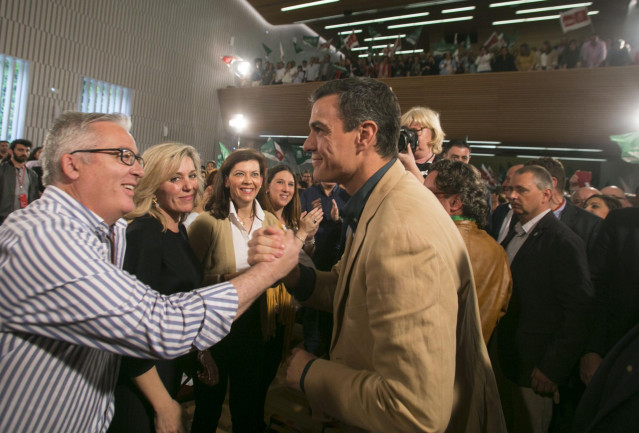 Pedro Sánchez junto a Susana Díaz, participan en un acto público en Córdoba
