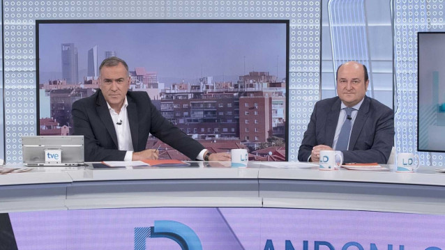 28A.-Ortuzar Dice A Sánchez De Que 