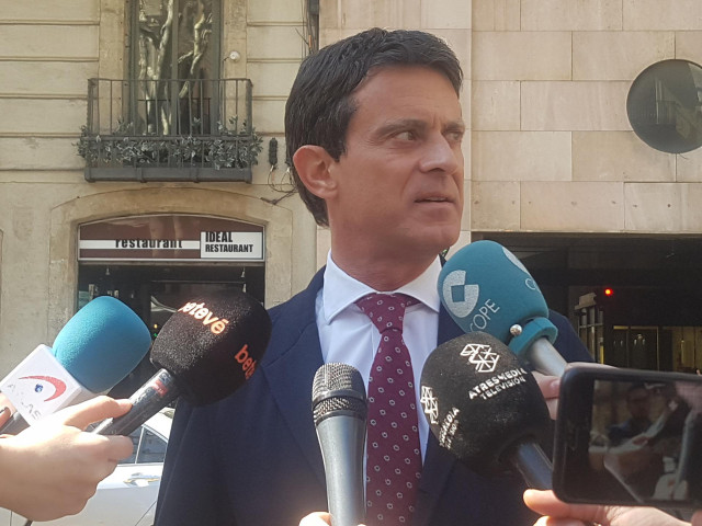Valls presenta un web obert als barcelonins per a una governança 