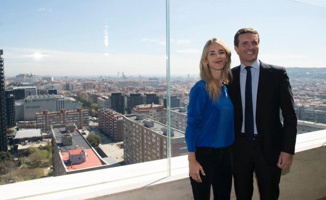 AMP.- 28A.- Casado acusa a Sánchez de querer pactar con 