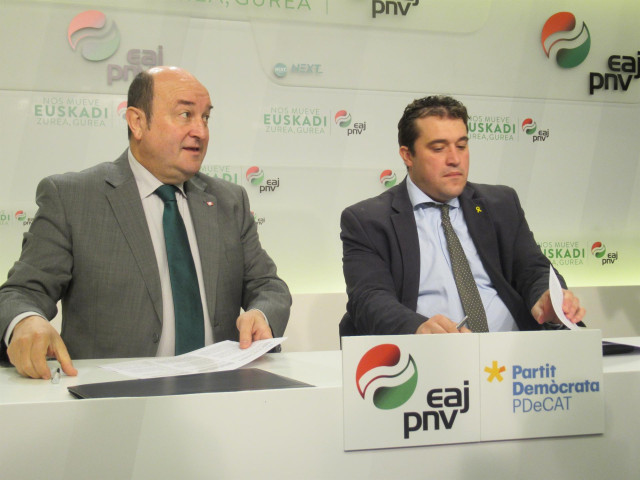 PNV y PDeCAT suscriben su acuerdo para defender 