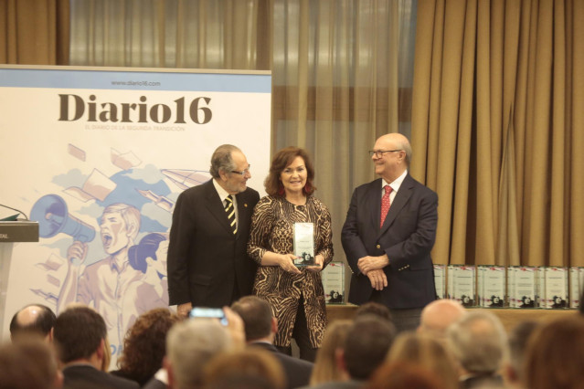 Calvo dedica su premio Diario 16 'Mujer del Año' a todas las mujeres que han hec
