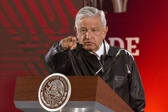 México advierte a Trump de que frenar el flujo de personas y mercancías en la frontera 