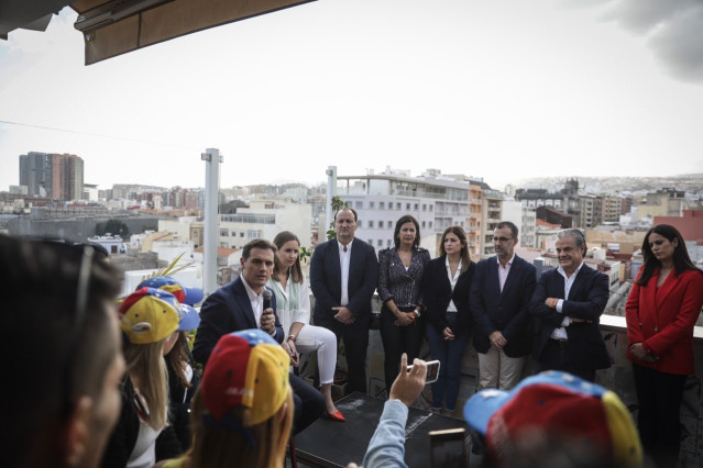 Rivera se compromete a aprobar un Estatuto de protección temporal para los venezolanos residentes en España