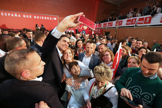 Pedro Sánchez participa en un acto en León