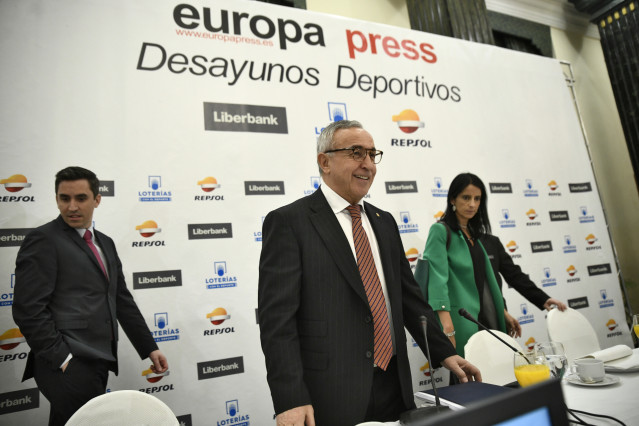 El presidente del Comité Olímpico Español (COE), Alejandro Blanco, inaugura la duodécima temporada de los Desayunos Deportivos de Europa Press