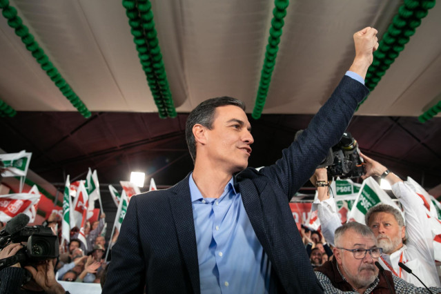 Pedro Sánchez participa en un acto público en Sevilla