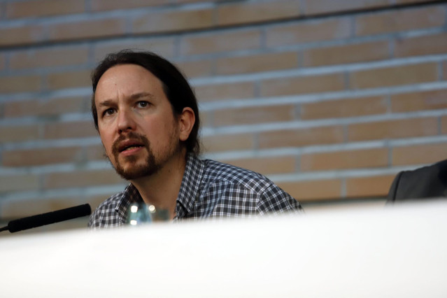 Pablo Iglesias, Alberto Garzón y Antonio Maíllo participan en un acto público en la Facultad de Comunicación de Málaga.