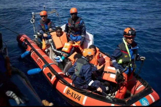 El barco de rescate 'Alan Kurdi' considera que el puerto seguro es el de Malta y no emite petición a puertos del Estado