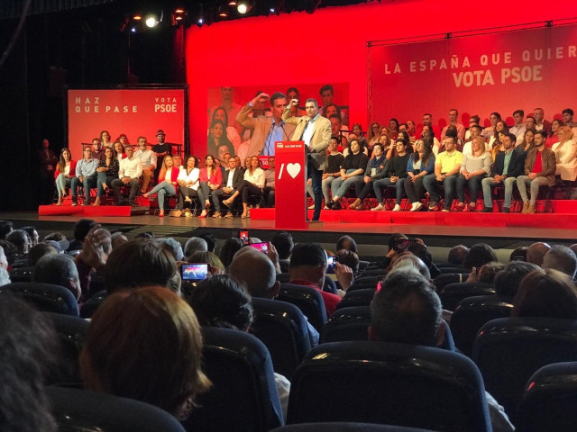 Pedro Sánchez, en Arona (Tenerife)