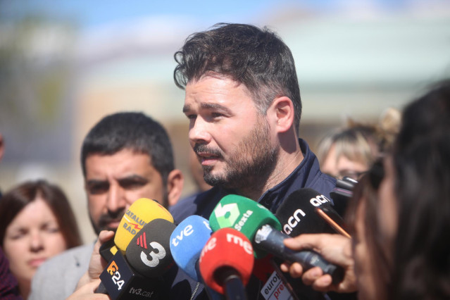 Visita de los candidatos de ERC al 28A, Gabriel Rufián y Carolina Telechea, al líder del partido, Oriol Junqueras, en la cárcel de Soto del Real (Madrid)