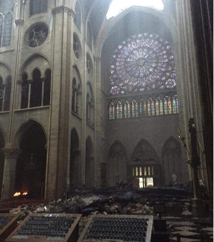 Interior de Notre Dame tras el incendio