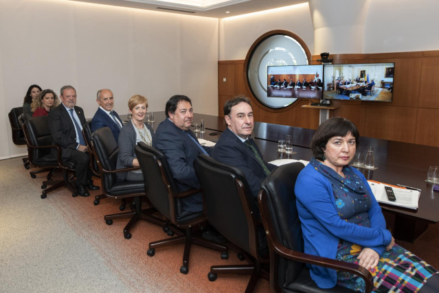 Los Gobiernos central y vasco firman el traspaso del tramo de la AP-68 que discurre por Euskadi