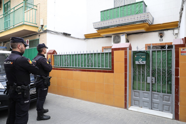 Sevilla.- Sucesos.- La Policía registra una casa de la calle Ortega y Gasset relacionada con el yihadista detenido