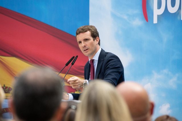 El presidente nacional del PP, Pablo Casado, visita Tarragona y las instalaciones de Air-med en Reus