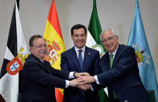 Moreno firma un acuerdo de colaboración con Ceuta y Melilla para recuperar 