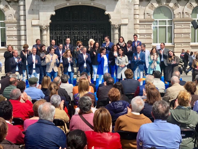 26M.- Santander.- Igual Afianza A Parte De Su Equipo E Incluye Caras Nuevas Para Seguir 