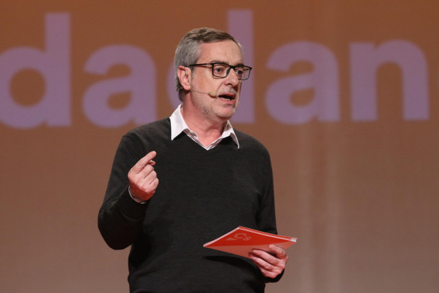 El vicepresidente de la Junta de Andalucía, Juan Marín, participa en un encuentro ciudadano